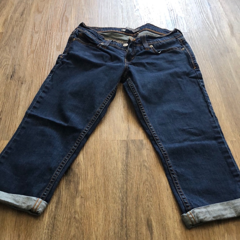 NWOT Levi capris